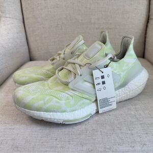 Adidas Ultraboost 22 Womens 9 Running Shoes Almost Lime Cloud White New NWT